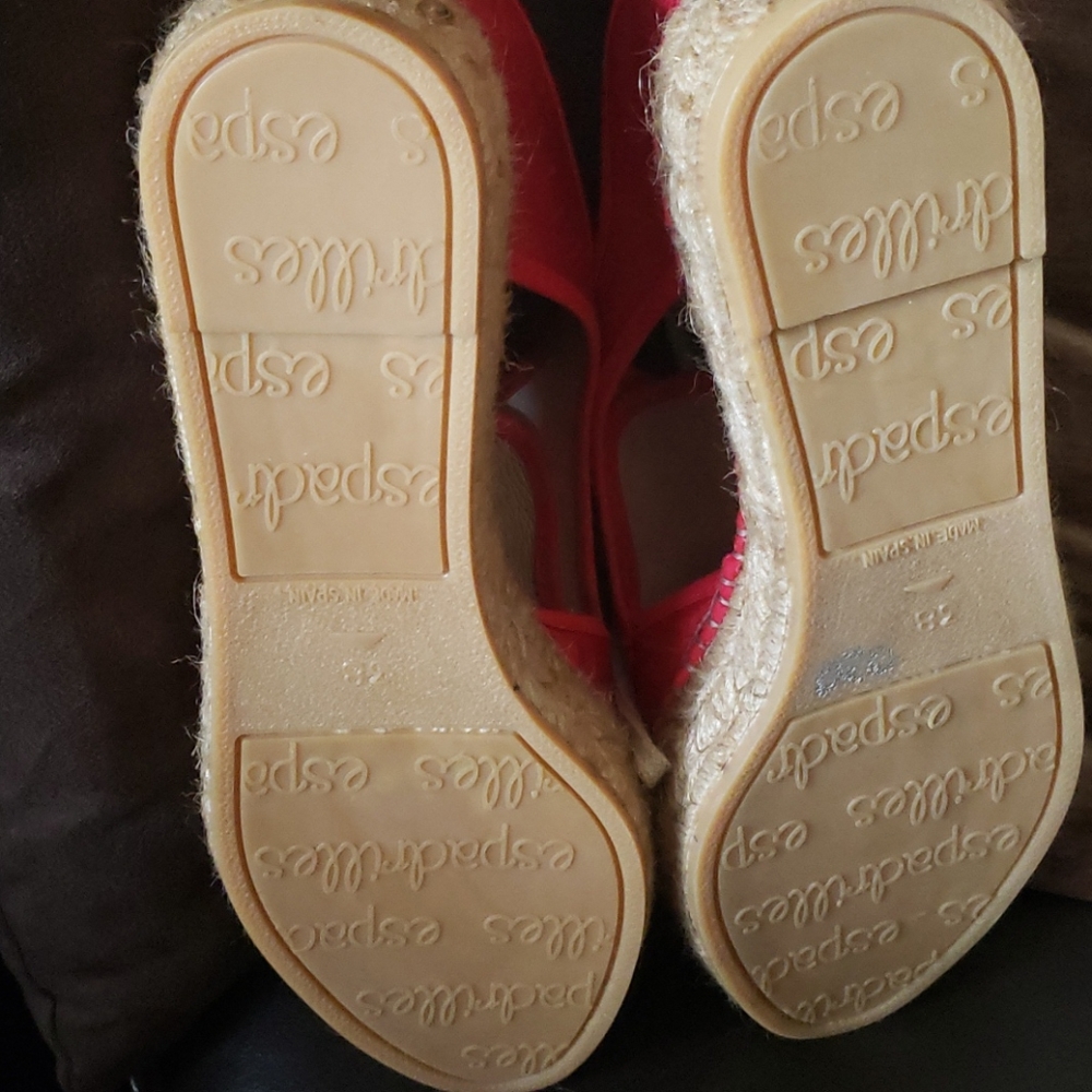 Shoes - Picture 2 of 3